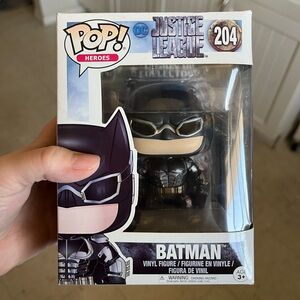 NIB✨ DC Justice League Batman Vinyl Figurine Funkopop #204